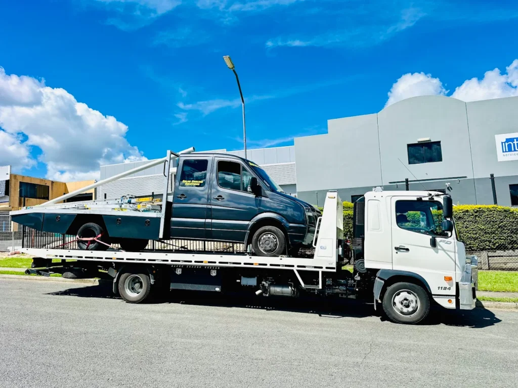 Using Towing Gear the Right Way: Tools to Utilise and Tips to Consider